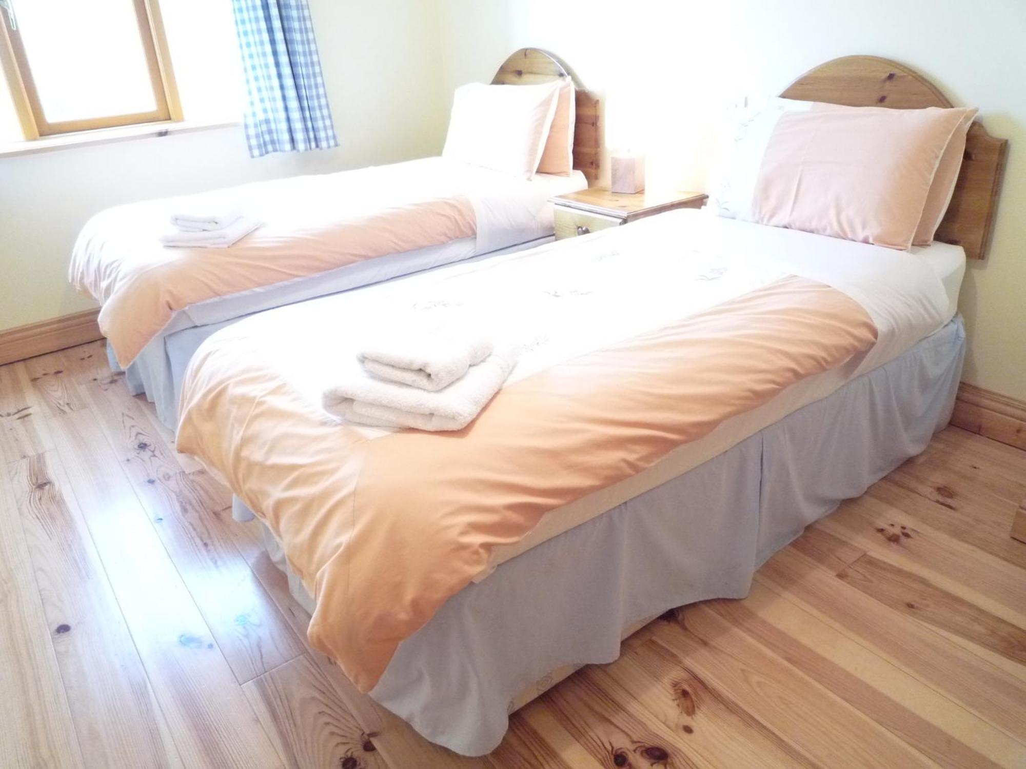 Dingle Courtyard Holiday Homes 3 Bed By Trident Holiday Homes Δωμάτιο φωτογραφία